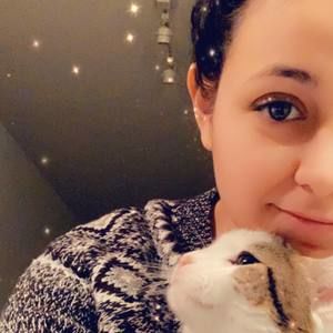 Meet your Posher, Edelia